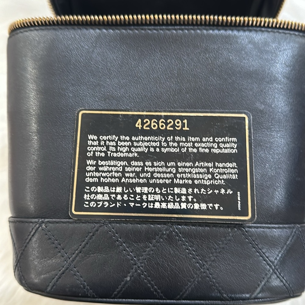 Chanel cosmetic case - Picture 12 of 16